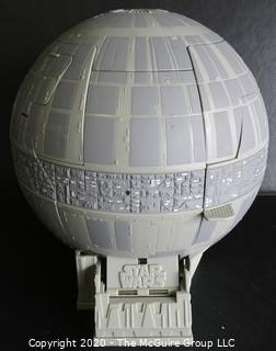 Star Wars Micro Machines Death Star Expandable Playset Galoob, 1997 Lucas Films LTD.