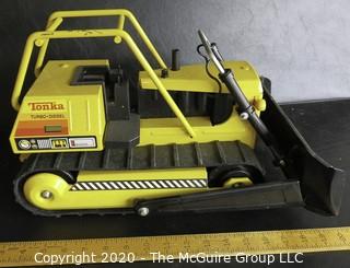 Vintage Classic Tonka Pressed Tin Front Loader Toy.