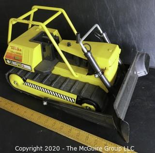 Vintage Classic Tonka Pressed Tin Front Loader Toy.