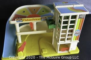 Vintage 1970 Fisher Price Parking Garage Playset No.930,