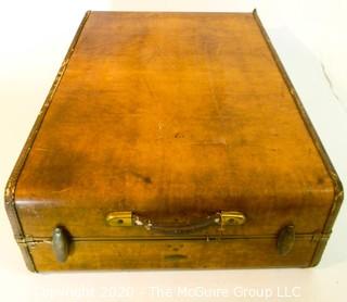 Large Leather Vintage Valise (Samsonite); hinges on short side; 20" x 30" x 8"