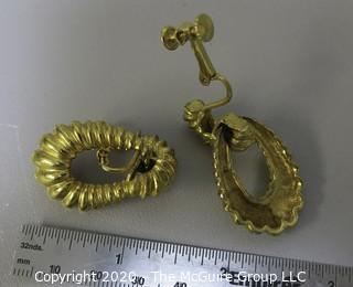 Pair of Ladies Gold Tone Earrings