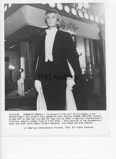 Photo: Print: Press Release: Vintage Movie: George Hamilton as Dracula