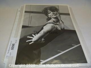 Photo: Print: Press Release: Vintage TV Star: Debbie Allen dancer