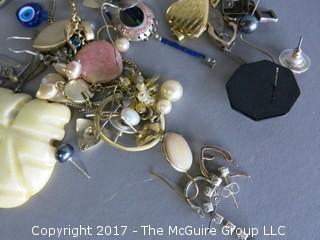 Assorted jewelry