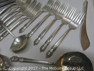 Towle Sterling Flatware (1132 g) plus knives