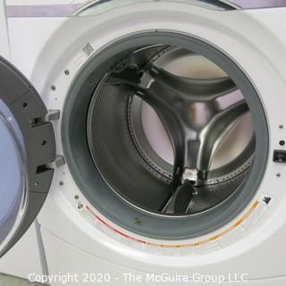 27" x 27" x 40" White Front Load Kenmore Washing Machine - Room 20 Kitchen {marked lot 73}