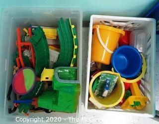 Blue Plastic Sand & Water Table with Top Cover and Accessories - Room 15