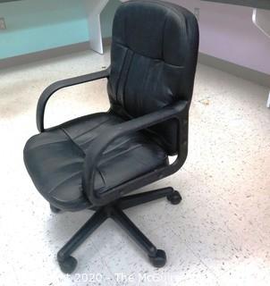 Mid Back Office Arm Chair with Pedestal Base on Castors - Room 1