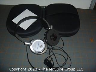 Sony Noise Cancelling Headphones (Used) w generic hard case