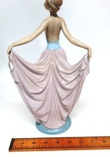 Lladro Porcelain Figurine of Woman in Pink Skirt