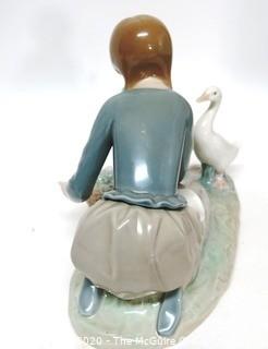 Lladro Porcelain Figurine of Goose Girl with Extra Geese