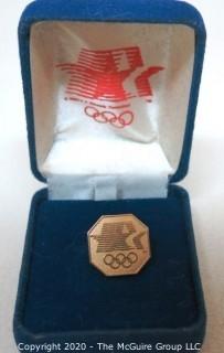 1980 Moscow Summer Olympic Gold Toned Pin Back in Original Box