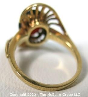 Vintage Gold Ring with Garnet in Fan Setting. 