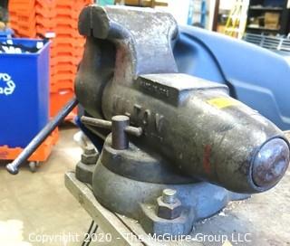 Wilton "Bullet Vise" with swivel base, anvil platform