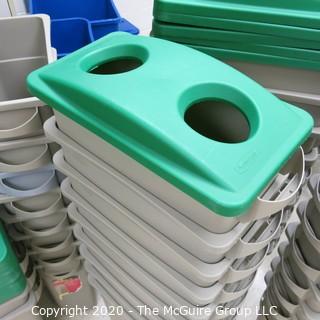 LARGE ASSORTMENT OF PLASTIC CAN RECYCLING BINS W/LIDS (CLEAN)