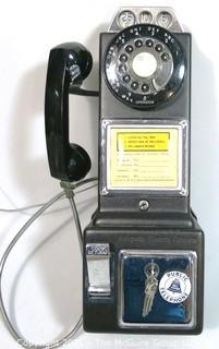 Vintage GTE Wall Mount Rotary Dial Pay Phone. 