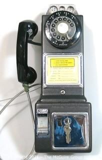 Vintage GTE Wall Mount Rotary Dial Pay Phone. 