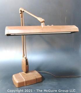 Vintage Articulated Mid Century Modern MCM Office Desk or Task Lamp in Working Condition. 