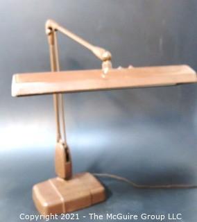 Vintage Articulated Mid Century Modern MCM Office Desk or Task Lamp in Working Condition. 