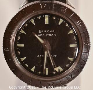 Bulova 1967 (M7) "Astronaut" Accutron tuning fork Men's Wristwatch, new battery (387) installed, runs true, no noticeable +/- after 60:00 stopwatch test. Vintage BMC SS band. 