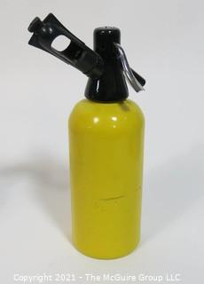 Vintage Yellow Soda King Siphon Bottle Designed by Norman Bel Geddes for Walter Kidde Sales Co. Inc., Bloomfield, NJ
