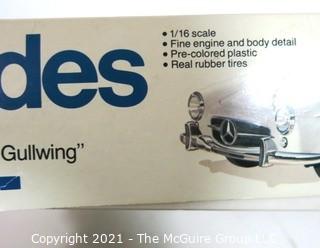 LARGE Car Model Kit  New in Box Made by Entex of a 1955 Mercedes 300sl Gullwing Coupe 11227 1/16 