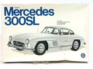 LARGE Car Model Kit  New in Box Made by Entex of a 1955 Mercedes 300sl Gullwing Coupe 11227 1/16 