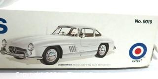 LARGE Car Model Kit  New in Box Made by Entex of a 1955 Mercedes 300sl Gullwing Coupe 11227 1/16 