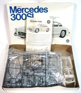 LARGE Car Model Kit  New in Box Made by Entex of a 1955 Mercedes 300sl Gullwing Coupe 11227 1/16 