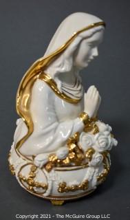 Fine Porcelain Ave Maria Music Box made by The Franklin Mint