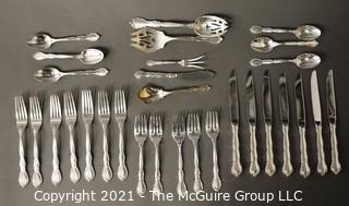 Sterling Silver 31 Piece Flatware Set of Modern Victorian by Lunt.  Scale weight of 1030 g taken without dinner knives.