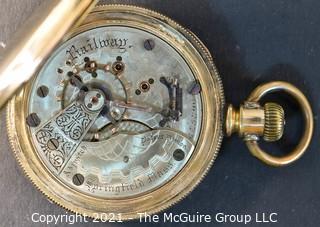 Size 18 - Hampden Watch Co. - Railway Springfield, MA - Serial# 425200 -
Hunting 14k Gold Filled Case {Note: Description altered 4-7-22 @ 3:56pm ET}