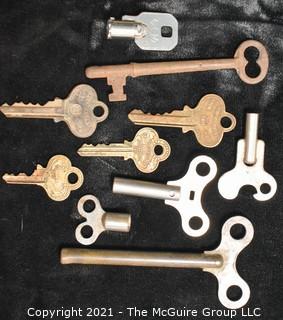 Collection of assorted vintage keys