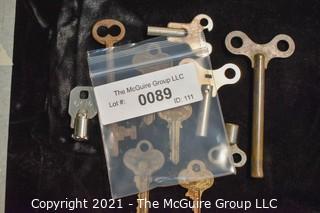 Collection of assorted vintage keys