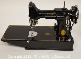 Vintage Singer Featherweight Sewing Machine in Case; believed to be complete 