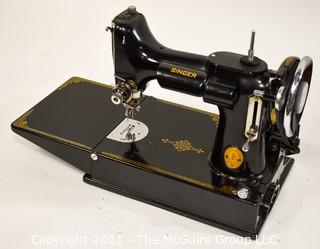 Vintage Singer Featherweight Sewing Machine in Case; believed to be complete 