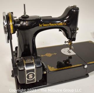 Vintage Singer Featherweight Sewing Machine in Case; believed to be complete 