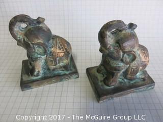 Pair of Elephant Bookends  (Background scale: 1/4" grid)