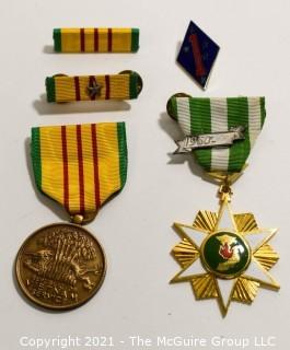 Collectible: Militaria: Medal - 2 Vietnam Era Medals - and 1 ribbon