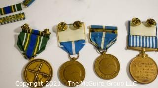 Militaria: Medal - 4 Korean War medals  w/ ribbons