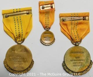 Collectible: Militaria: Medal - 2 Meritorious Civilian Service Awards in presentation box