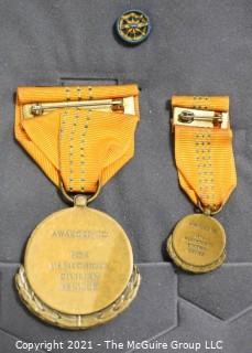 Collectible: Militaria: Medal - 1 Meritorious Civilian Service Award in presentation case in box