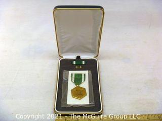 Collectible: Militaria: Medal - 1 Military Achievement Award in presentation case w/ pin & ribbon