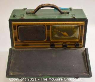 Collectible: Radio: Majestic "Monarch of the Air" AM radio