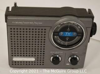 Collectible: Vintage Radio: Emerson model PM3900