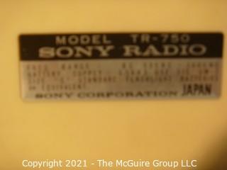 Collectible: Vintage Radio: SONY  TR-750