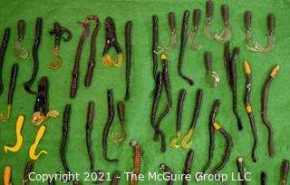 Collectible: Fishing: Collection of ~ 55 Worms 