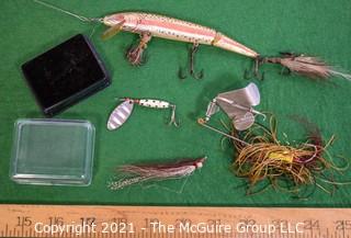 Collectible: Fishing: Collection of ~ 5 fishing lures  