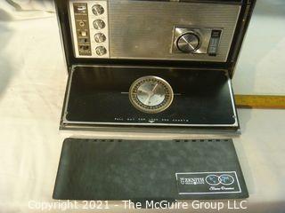 Collectible: Radio: Zenith Model Royal D7000Y Trans-Oceanic Portable Multiband Radio